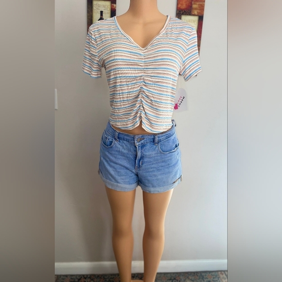 NWT LOVE CHARM TOP SHORT SLEEVES SIZE XL - Picture 3 of 6